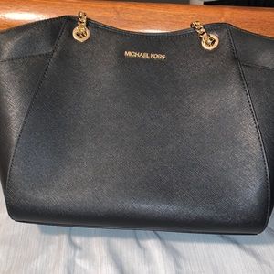 Used great condition Michael kors purse